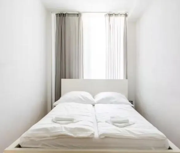 Spacious Near Center *